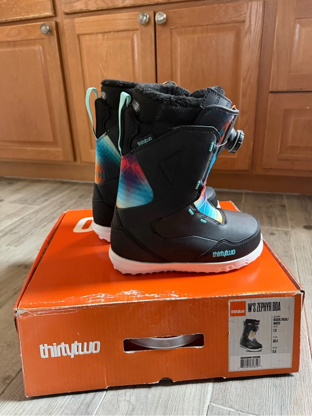 ThirtyTwo Women's Zephyr BOA Winter Snowboard Boots - Black with Multicolor